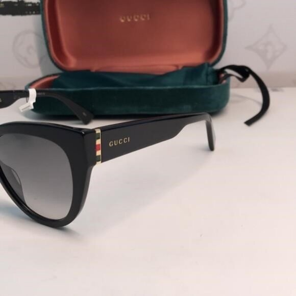New ✨ Authentic Gucci GG0460S 001 Cat-Eye Sunglasses – Black Frame with Grey Gra - Picture 6 of 10